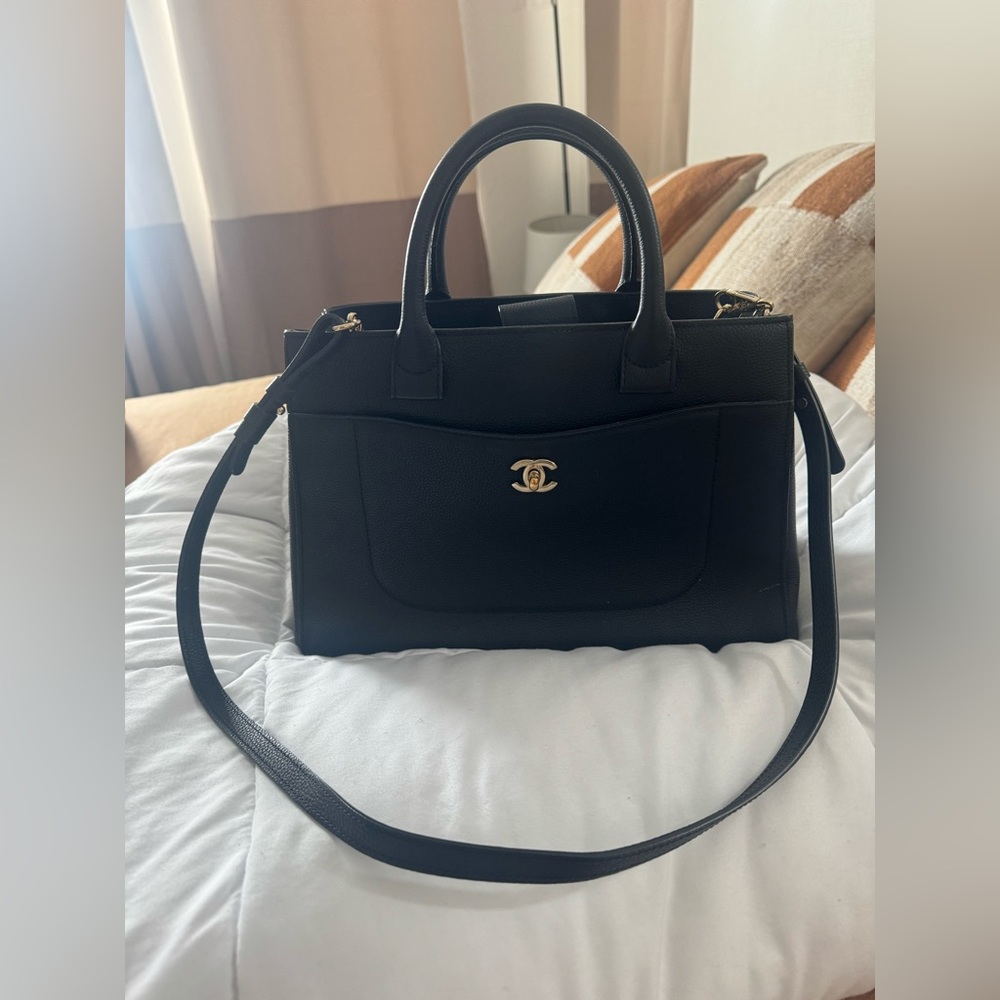 CHANEL Neo Executive Black Caviar Leather Tote (Large) - Picture 3 of 17